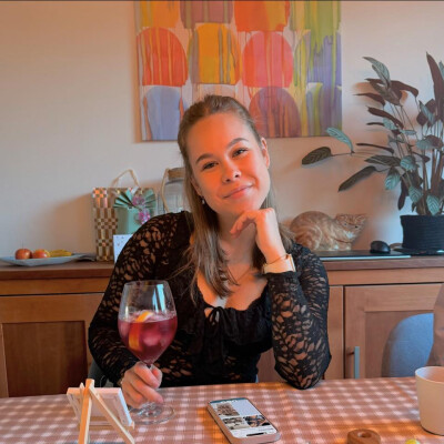 Sarina  zoekt een Studio / Kamer in Delft
